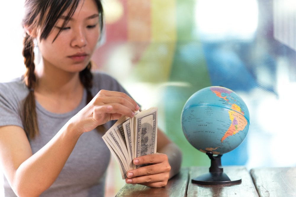 Smart Tips for Foreign Currency Loans | VIDWAAT